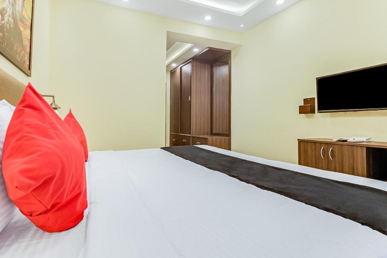 Capital O 64180 Adam'S Beach Resort Baga Esterno foto