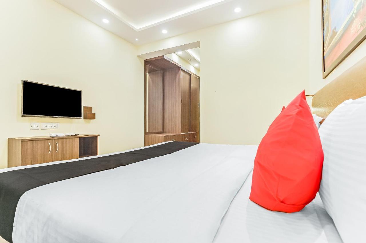 Capital O 64180 Adam'S Beach Resort Baga Esterno foto